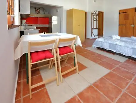 Pjer 1 Apartment